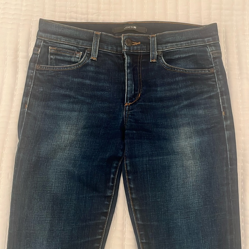 Joe’s Jeans straight leg size 26 x 31 dark wash